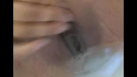 家庭夫妇在浴室堕落