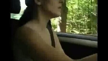 裸女人开车