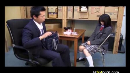 成人老师几乎强奸了一个学生