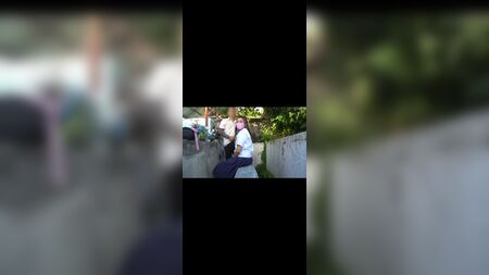 菲律宾女学生与菲律宾男教师在公共墓地发生性关系