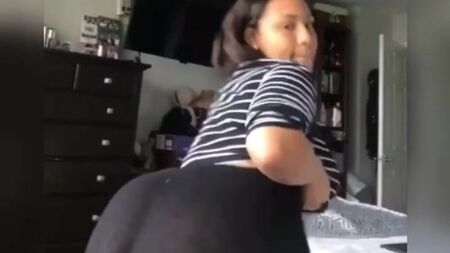 大屁股婊子