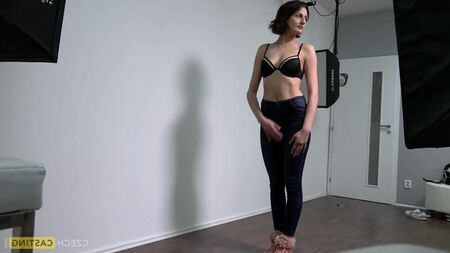 CzechCasting Zaneta——白色沙发上的喷射狂欢！- 捷克试镜沙发 CzechAV 丰满熟女 大胸 自然美模