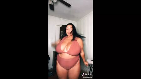 TikTok巨乳爱好者粉丝