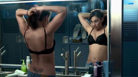 艾米·乔·约翰逊 - 《火线危机》第4季第1集 (2011) HD 1080p 裸露？性感！在线观看