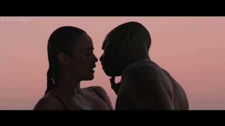 宝拉·帕顿 - 《Traffik》（2018）HD 1080p 有裸戏？太火辣了！在线观看