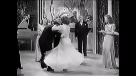 雪莉·坦普尔饰演的安妮在1942年电影《安妮·鲁尼小姐》中跳吉特巴舞
