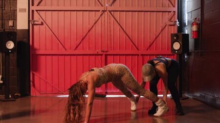 Sommer Ray & Lexy Panterra 性感 - 扭臀舞 (2017) 1080p