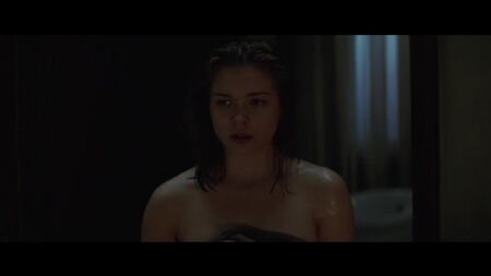 索菲·库克森裸体写真——《受难》（2017）高清720p