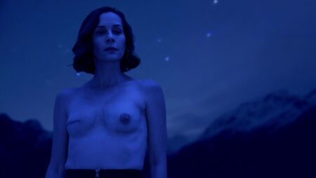 艾姆贝斯·戴维茨裸戏 - 《雷·多诺万》第4季第6集 (2016) 网络高清 1080p