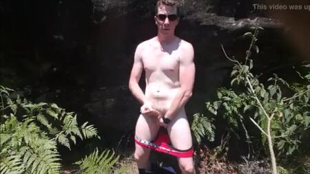 bush_jerk_off_3(户外,自慰,海滩,公共场所,男同,单人,男同色情,男同户外,男同公共场所,男同自慰,男同单人,男同户外)