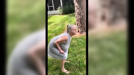 乳垂无胸罩的老太婆