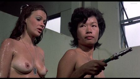 帕姆·格里尔、玛格丽特·马科夫 裸戏 - 《黑妈白妈》（1973）1080p