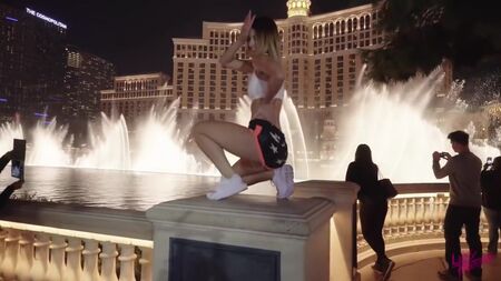莱克西·潘特拉的性感扭臀舞与拉斯维加斯