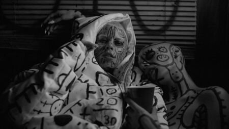 《DIE ANTWOORD FAT FADED FUCK FACE》（官方音乐视频）