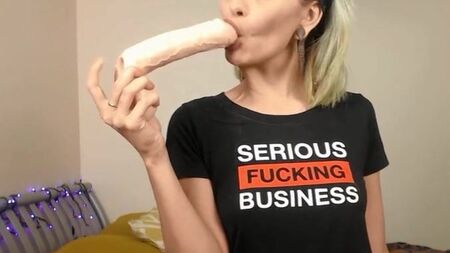 网络模特Audri2的众多视频片段中的前3个