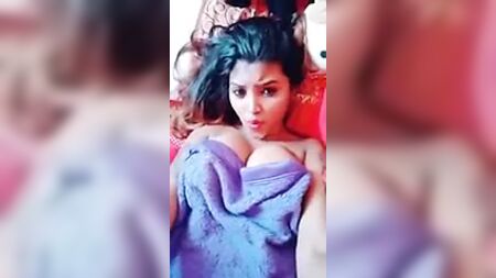 我喜欢那个性感的泰米尔女孩