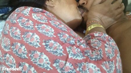 熟女嫂子干了我 18+
