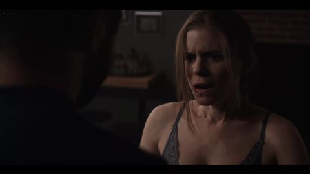凯特·玛拉 - 《A Teacher》第1季第9集