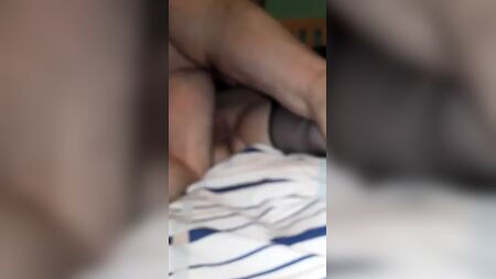 快来吃炸鸡块吧，伙计们！