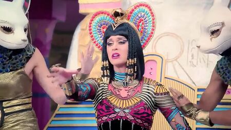 凯蒂·佩里《Dark Horse》色情剪辑版