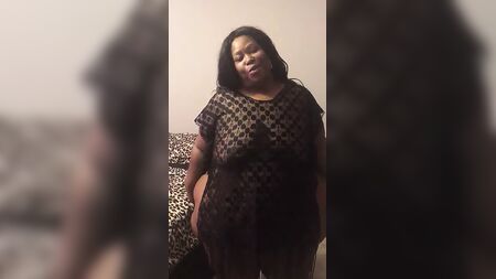 有史以来最大的SSBBW屁股。我想操它