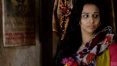 维迪亚·巴兰在《Ishqiya》中魅力四射