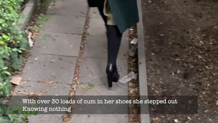 我女友的鞋子里有30多发精液——她正穿着呢！
