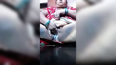 泰卢固阿姨喜欢手交