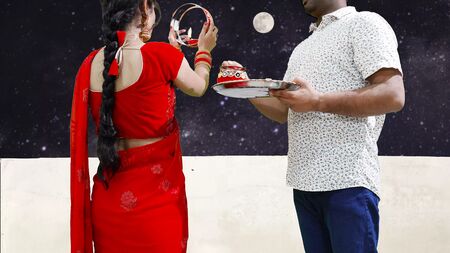 卡瓦·乔特特辑：新婚的普里亚在首个卡瓦·乔特之夜发生了性关系，并在晴空下进行了口交，配有清晰的印地语解说