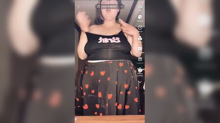 性感丰满女色情片：裸体自慰TikTok合集