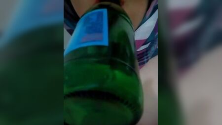 头戴新头巾的