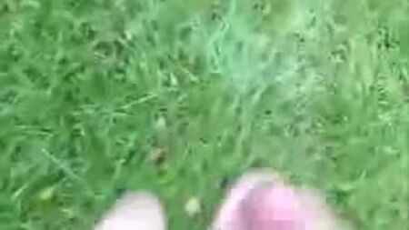 在大自然中自慰