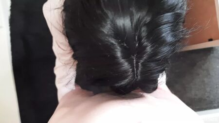 《绿帽故事：妻子为绿帽丈夫拍摄出轨视频》