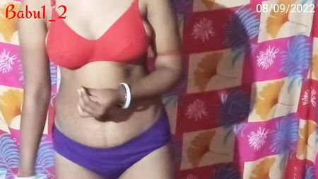 鲁帕穿着纱丽去了查迪和布拉