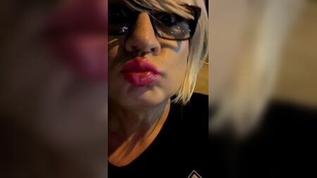 超级火辣，辛迪·洛夫，胆大妄为的公开荡妇，内裤，变性人