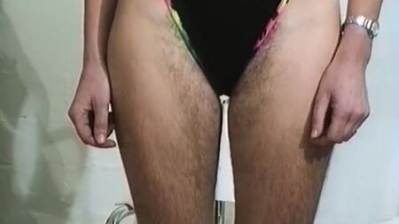 体毛浓密的女性聚在一起