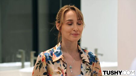 TUSHY 绝色女星凯莉·柯林斯（Kelly Collins）的独家肛交首秀！