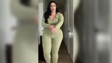丰满的BBW萨米——Fashion Nova曲线系列