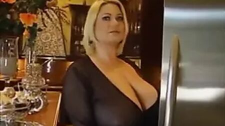 萨曼莎 38GG 迷人的家庭主妇