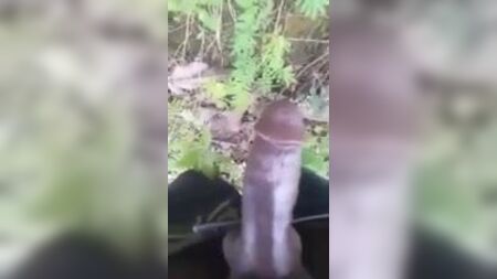 巴布亚新几内亚恩甘男子小便