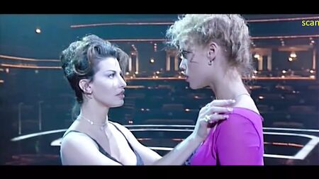 伊丽莎白·伯克利 吉娜·格申 《舞女》 ScandalPlanet.Com