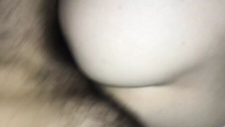 我正在操我已婚情人的雪白臀部 土耳其色情片