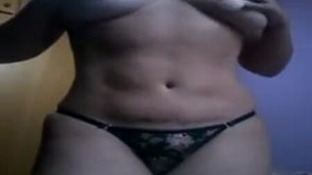 已婚的丰乳肥臀女脱内裤