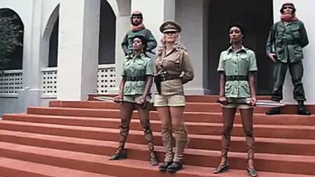 《伊尔莎：石油酋长的后宫女官》（1976）