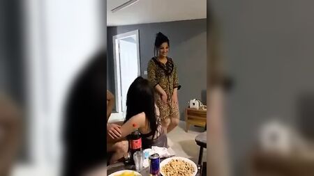 那个女人会任人强行上她