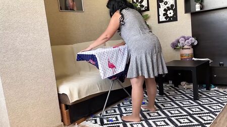 熟女的屁股最适合肛交。成熟业余