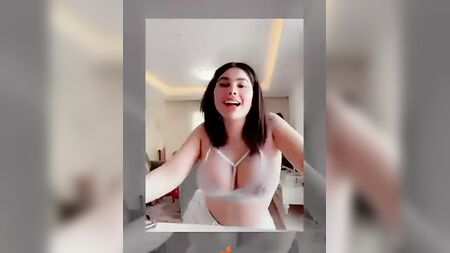 安吉·库里 大胸裸照