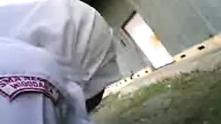 印度尼西亚 - 头巾、 hijab，在建筑物后面做爱