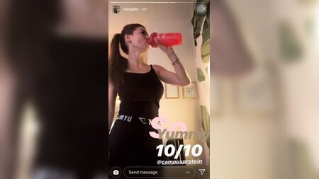 Minijello 可爱美胸 Instagram 限时动态