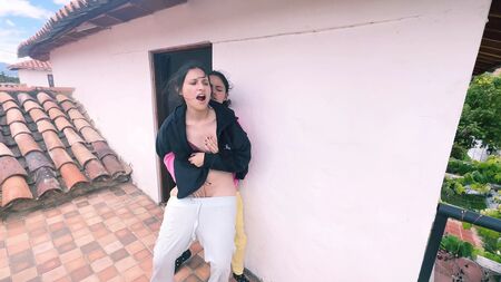 我和前女友发生了关系，是她主动向我求欢的